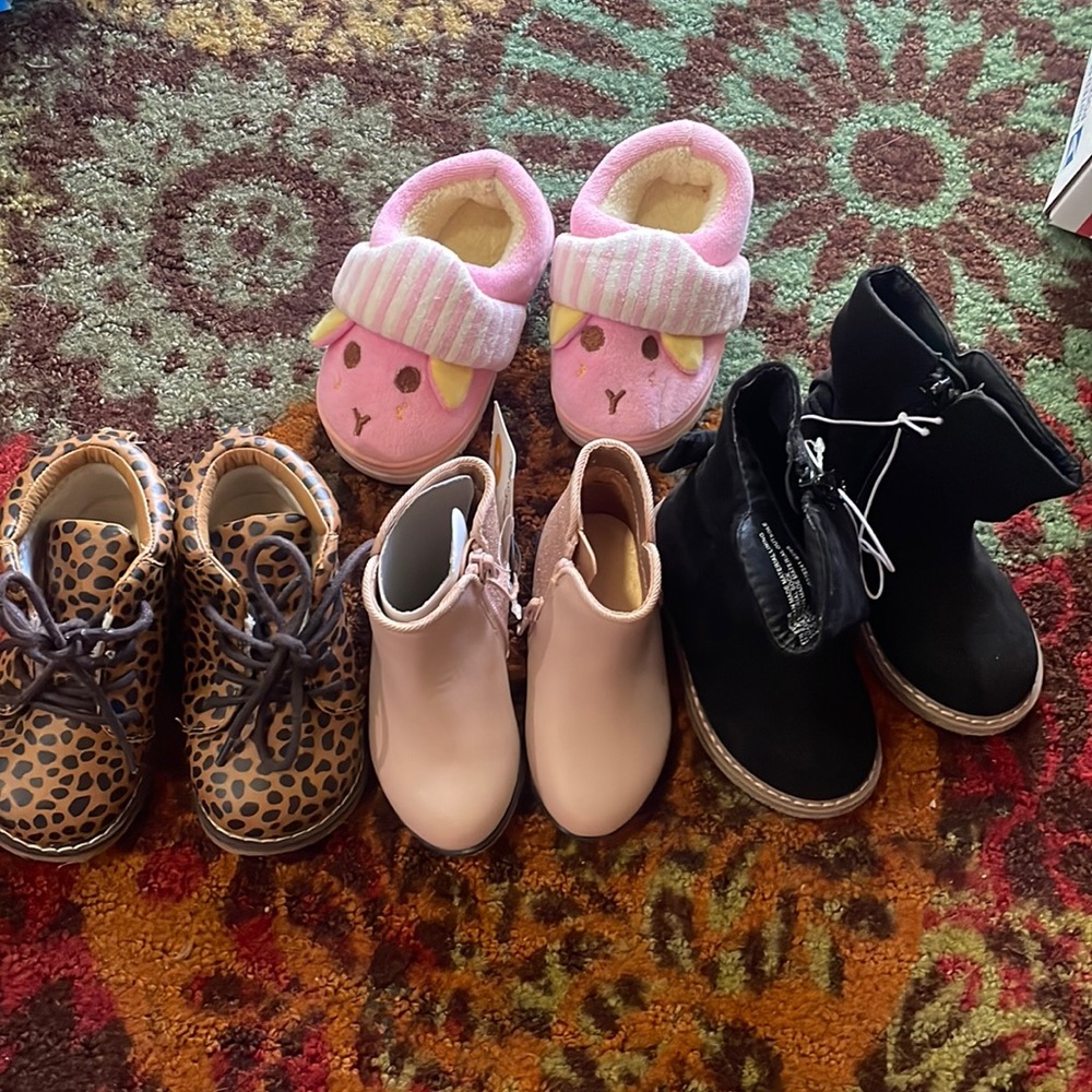 Toddler size 5 boots new and a pair of slippers